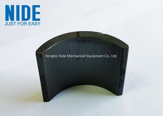Nam châm động cơ Servo vĩnh viễn Ferrite màu đen cho máy bơm nước